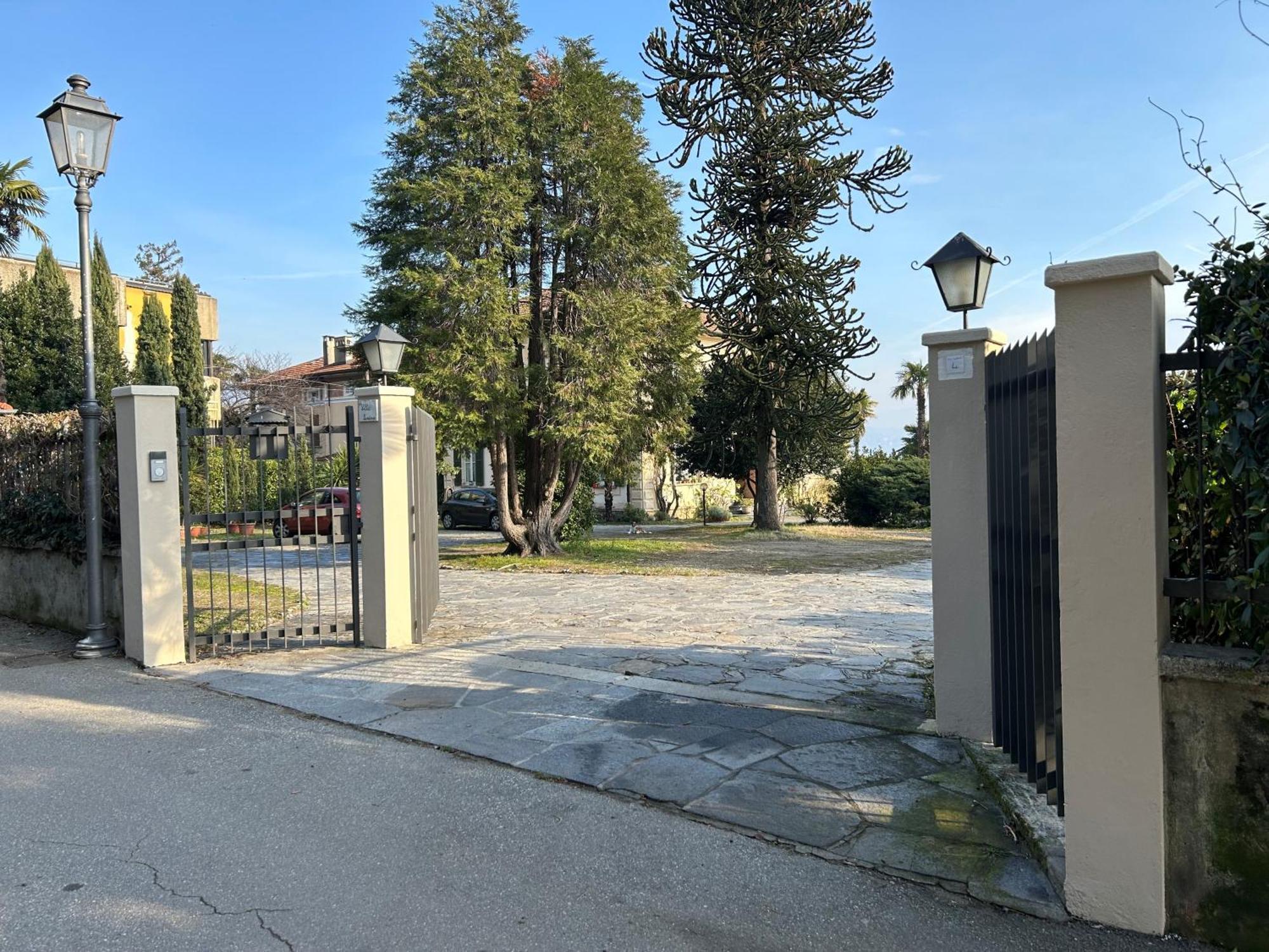 Residenza Dei Fiori Aparthotel Канеро Ривиера Екстериор снимка