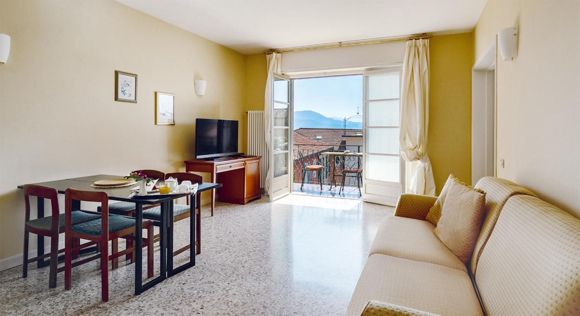 Residenza Dei Fiori Aparthotel Канеро Ривиера Екстериор снимка