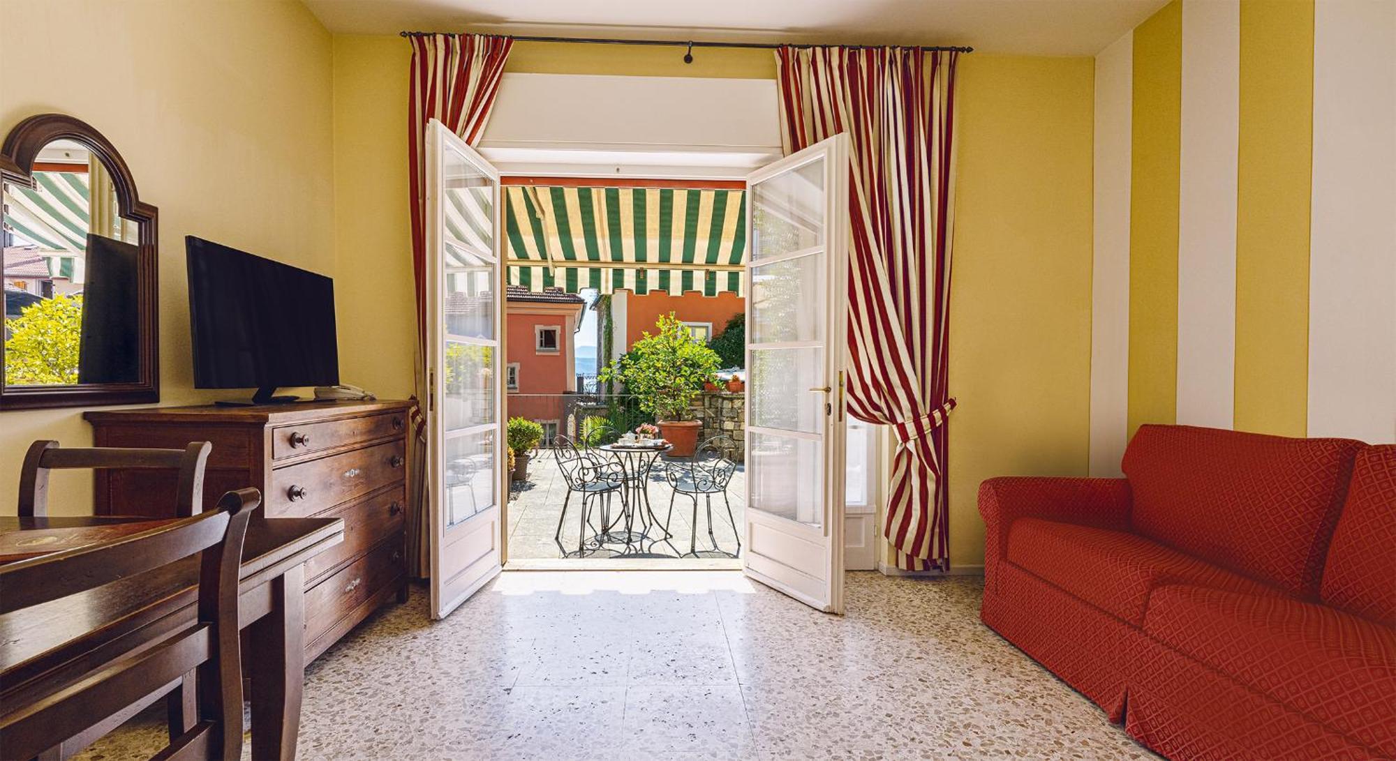 Residenza Dei Fiori Aparthotel Канеро Ривиера Екстериор снимка